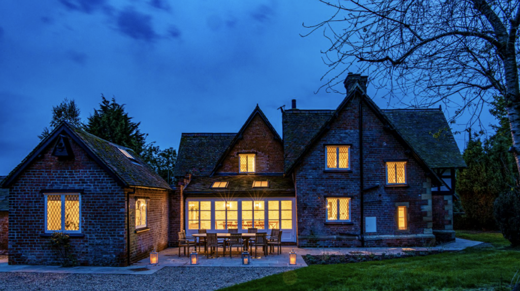 Iscoyd News - Blog Photo - Iscoyd Cottage by night