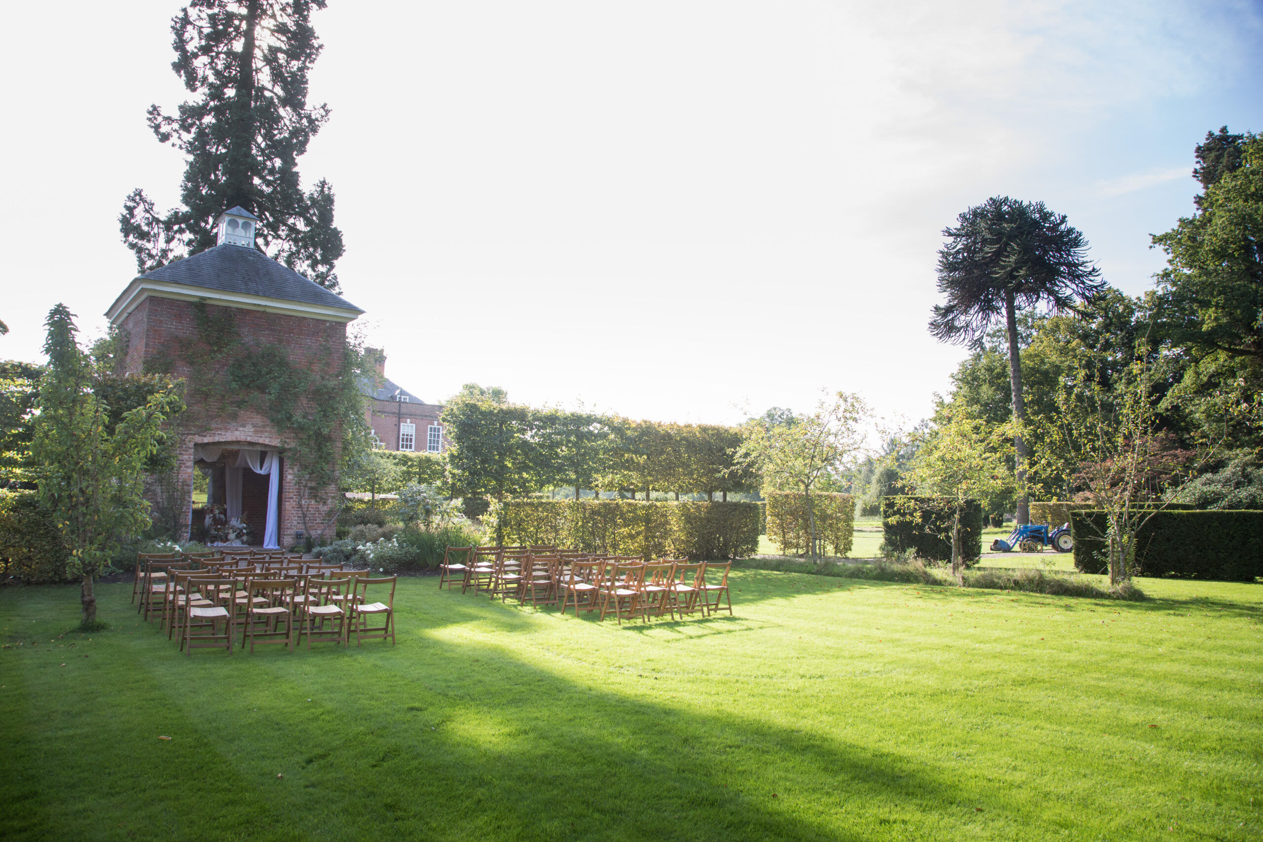 A stunning recap of luxury Whitchurch Wrexham wedding venue Iscoyd Park at their October Open Day photographed by Helen Baly