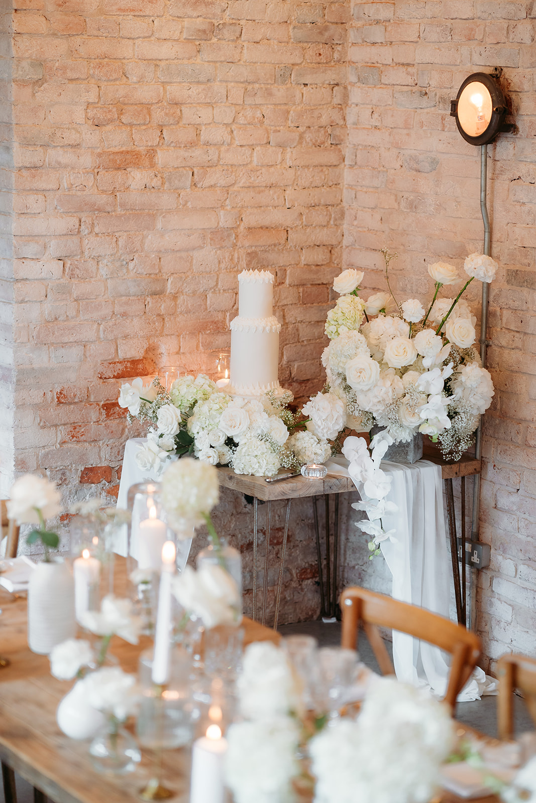 An intimate modern chic white themed luxury wedding at Iscoyd Park for Australian couple by Kamila Novak Photography