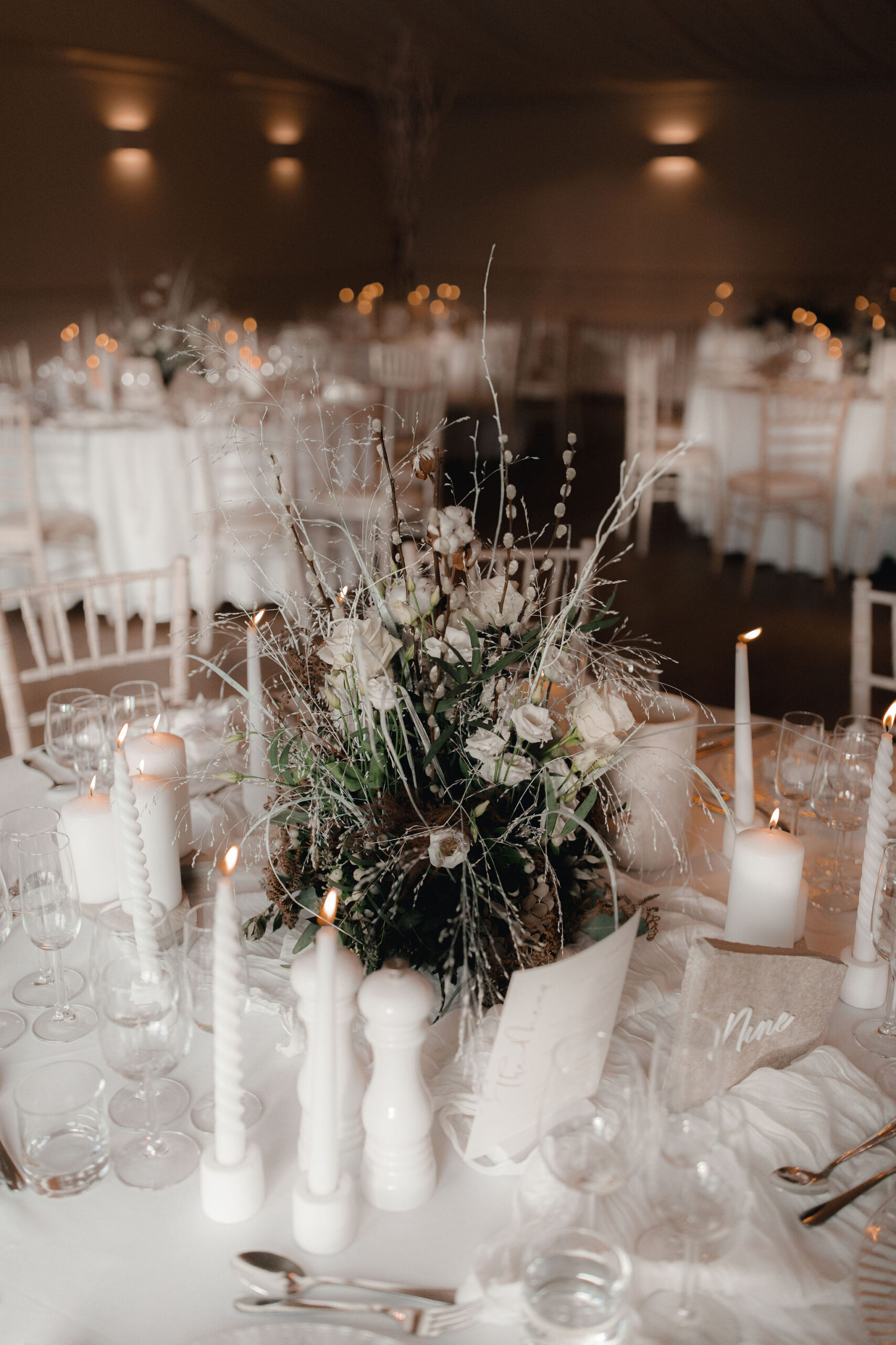 How to do a cool yet timeless Winter Wedding at Iscoyd Park by Barbara Markiewicz Photography