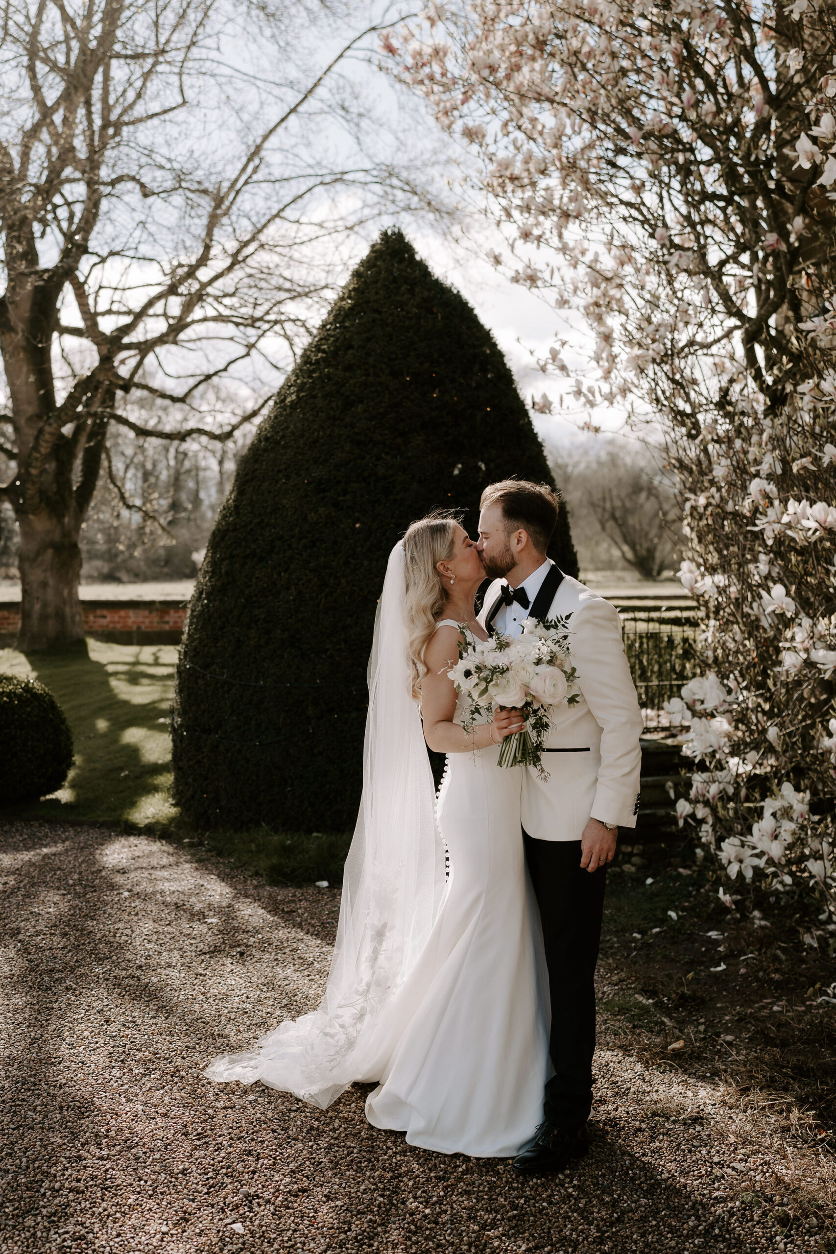 Spring black tie wedding at luxury venue Iscoyd Park by Lauren Juliette Photography