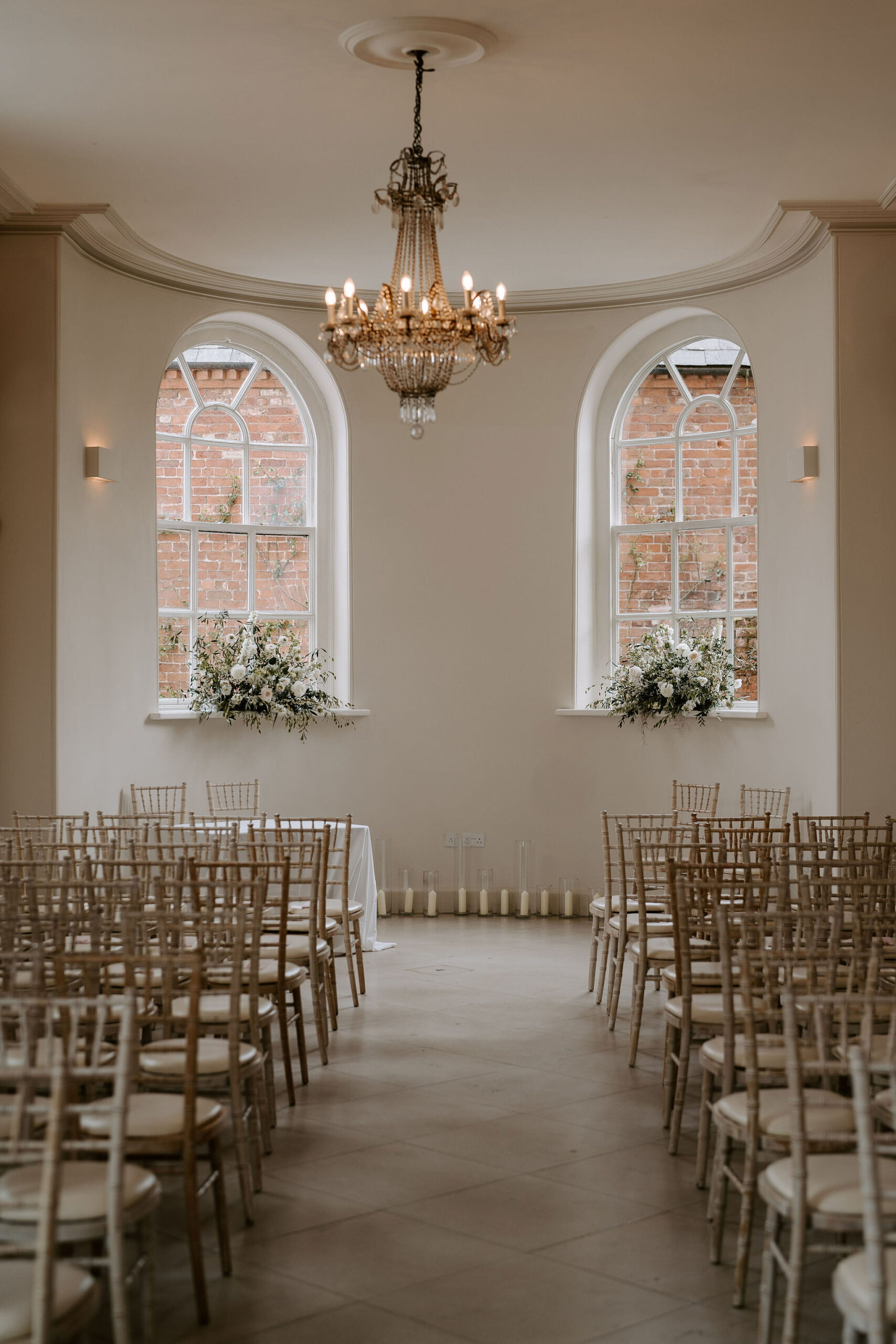 Tulle, O'Hara roses and decadence at this April wedding at luxury venue Iscoyd Park!