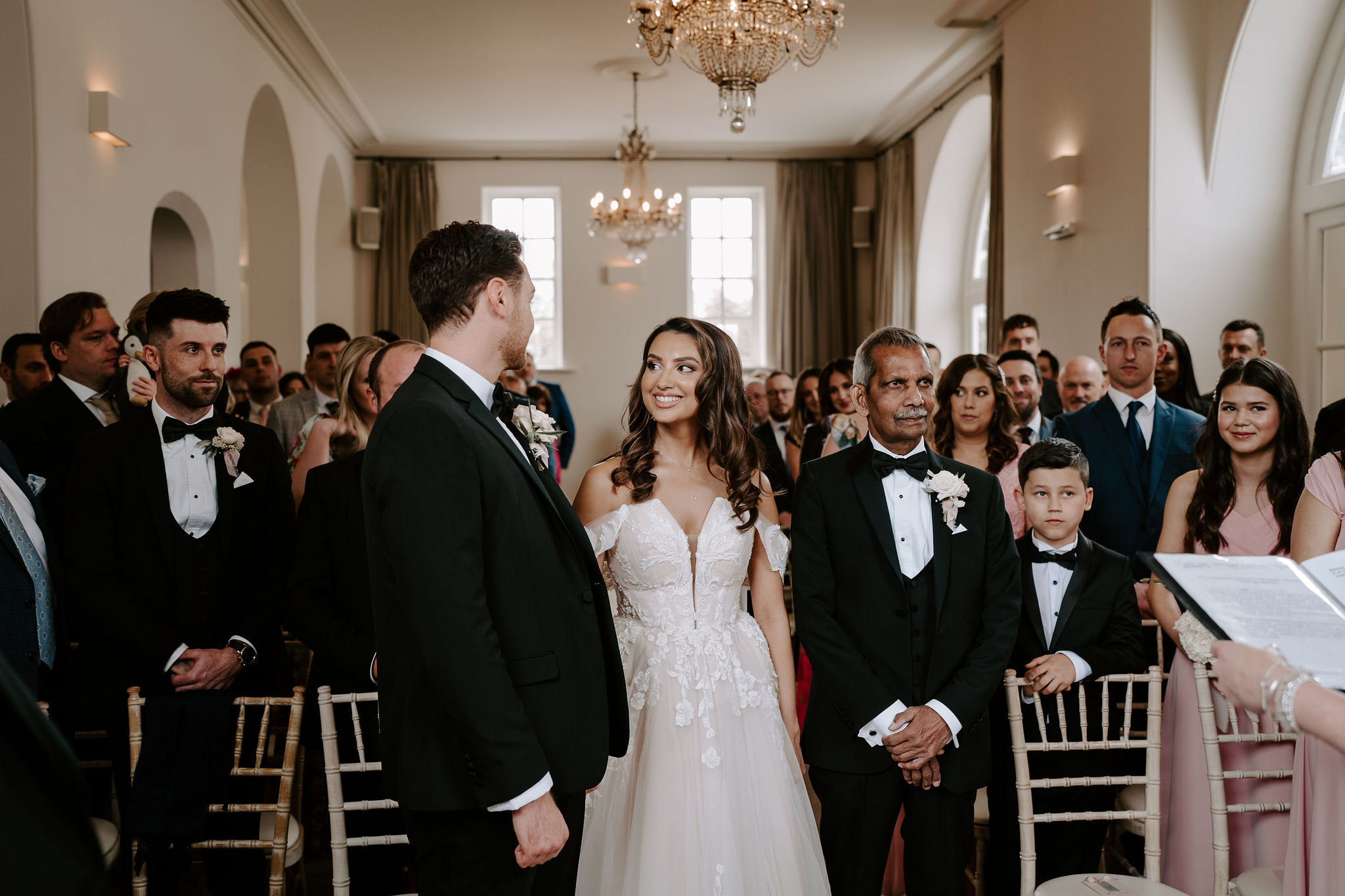 Tulle, O'Hara roses and decadence at this April wedding at luxury venue Iscoyd Park!