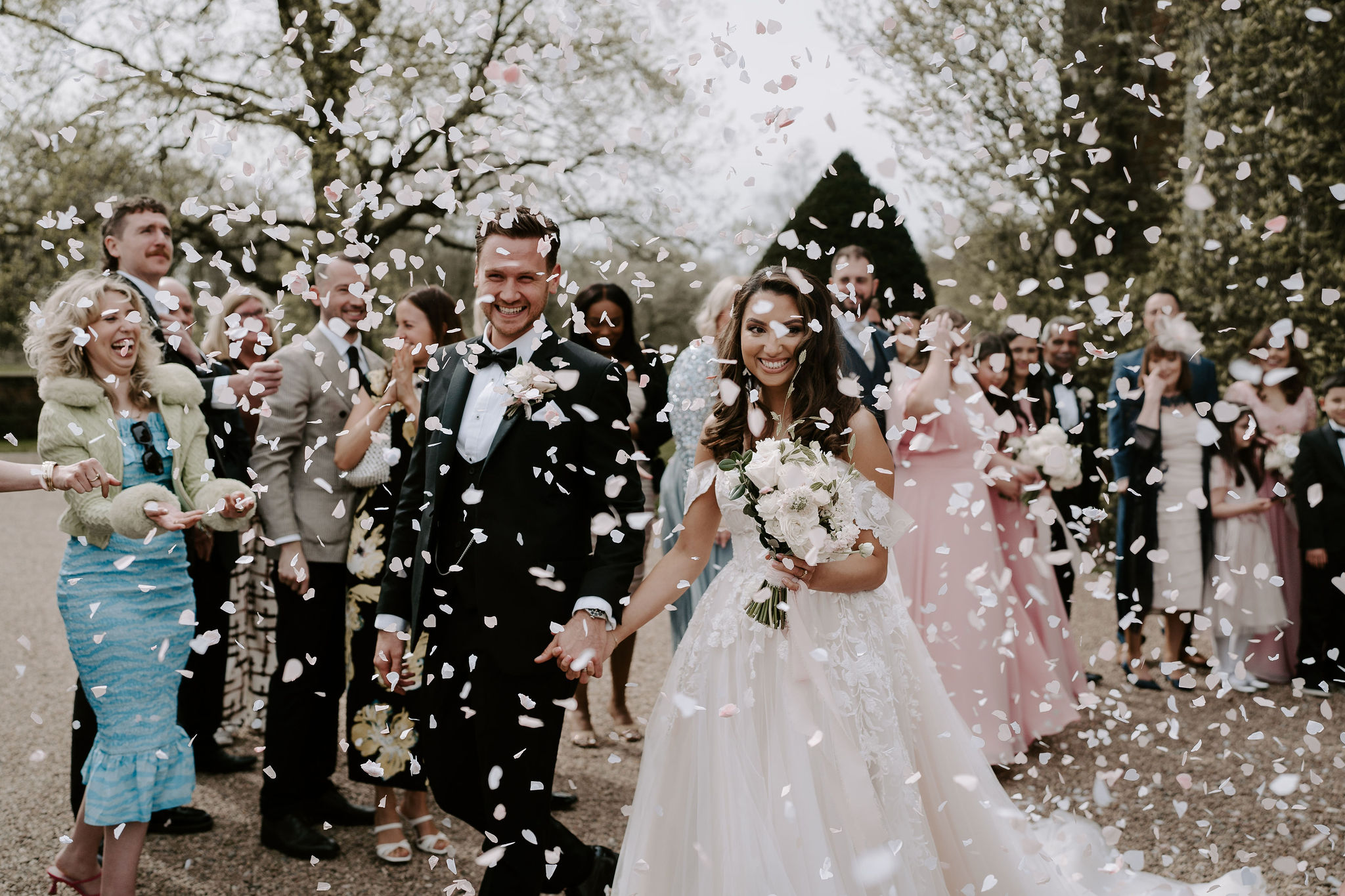 Tulle, O'Hara roses and decadence at this April wedding at luxury venue Iscoyd Park!