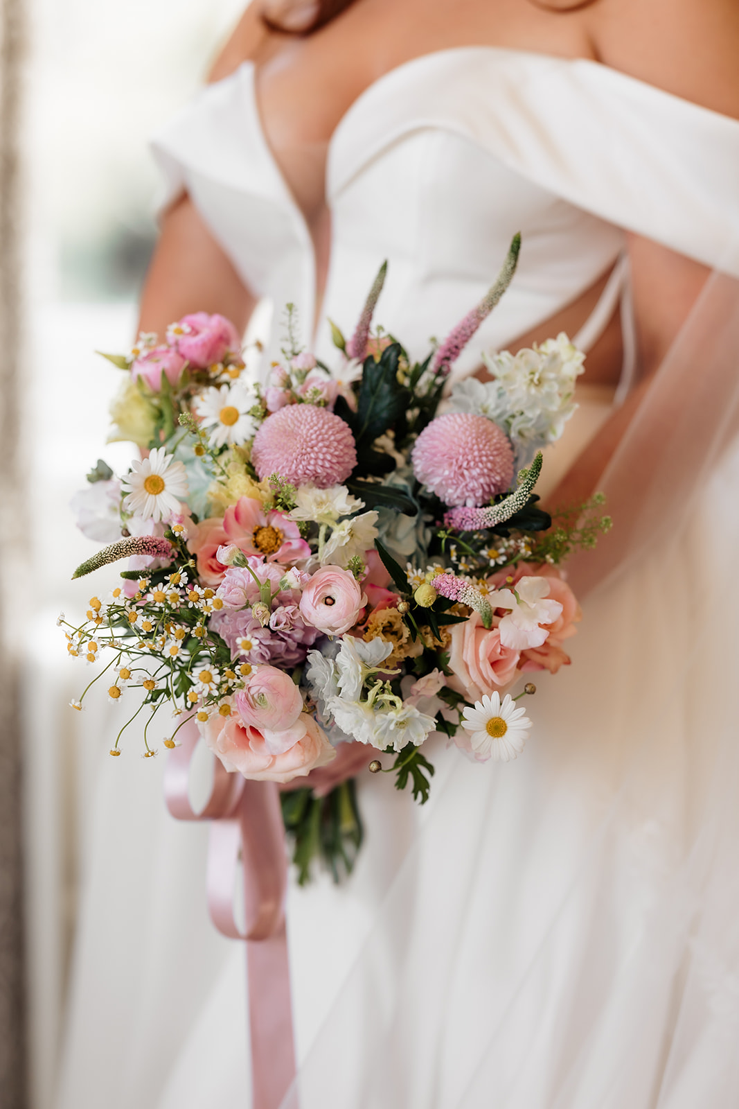 Candy toned Spring wedding inspiration at Iscoyd Park by Elizabeth Jayne Photography