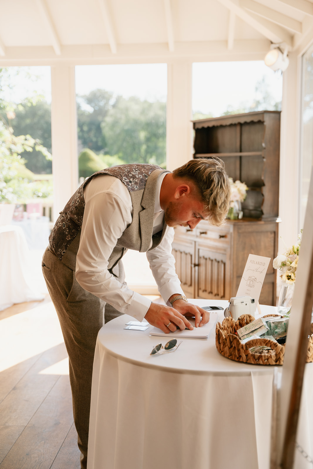 Oversized bows and mocha wedding scheme at this classic English country wedding by Toria Frances Photography