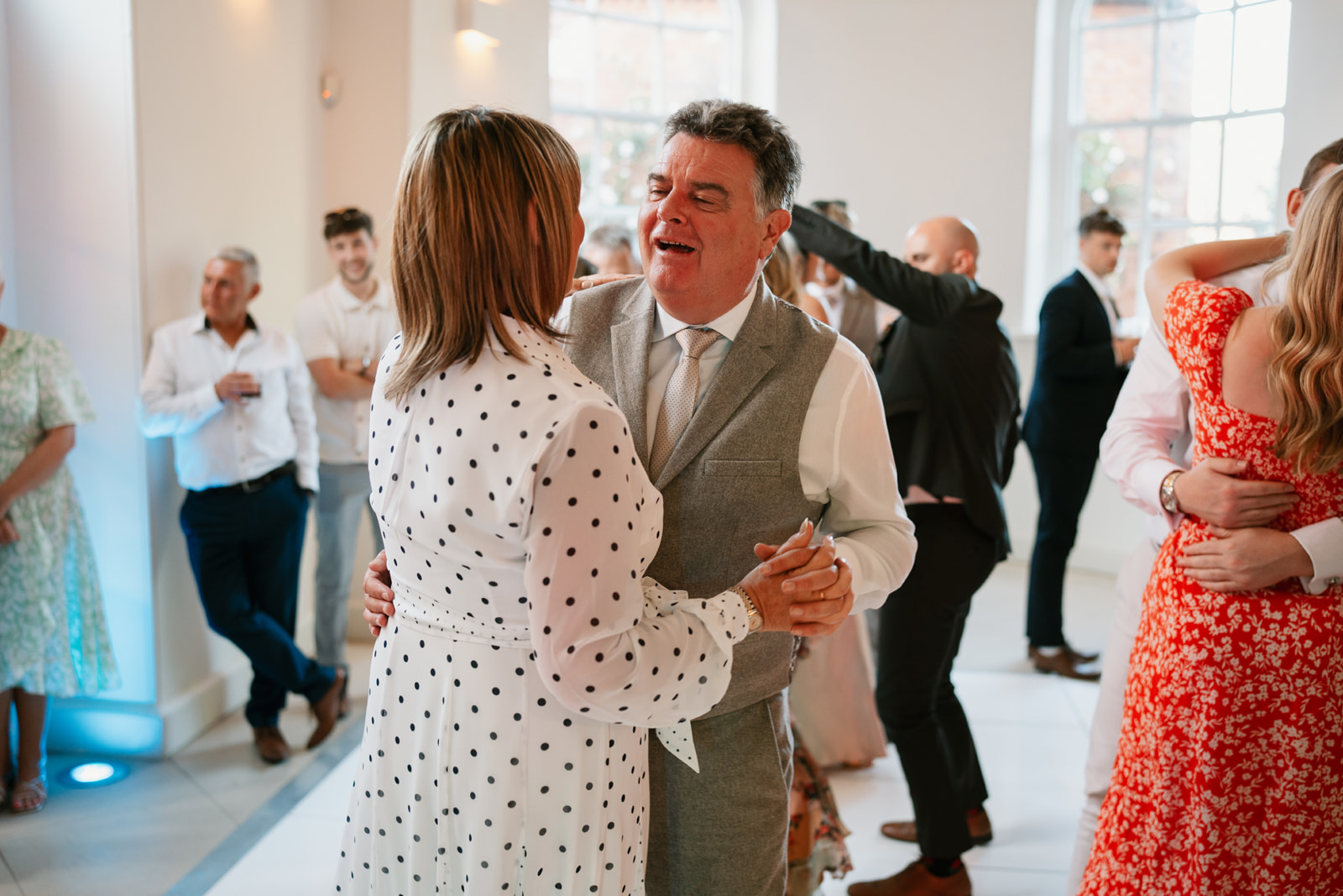 Oversized bows and mocha wedding scheme at this classic English country wedding by Toria Frances Photography