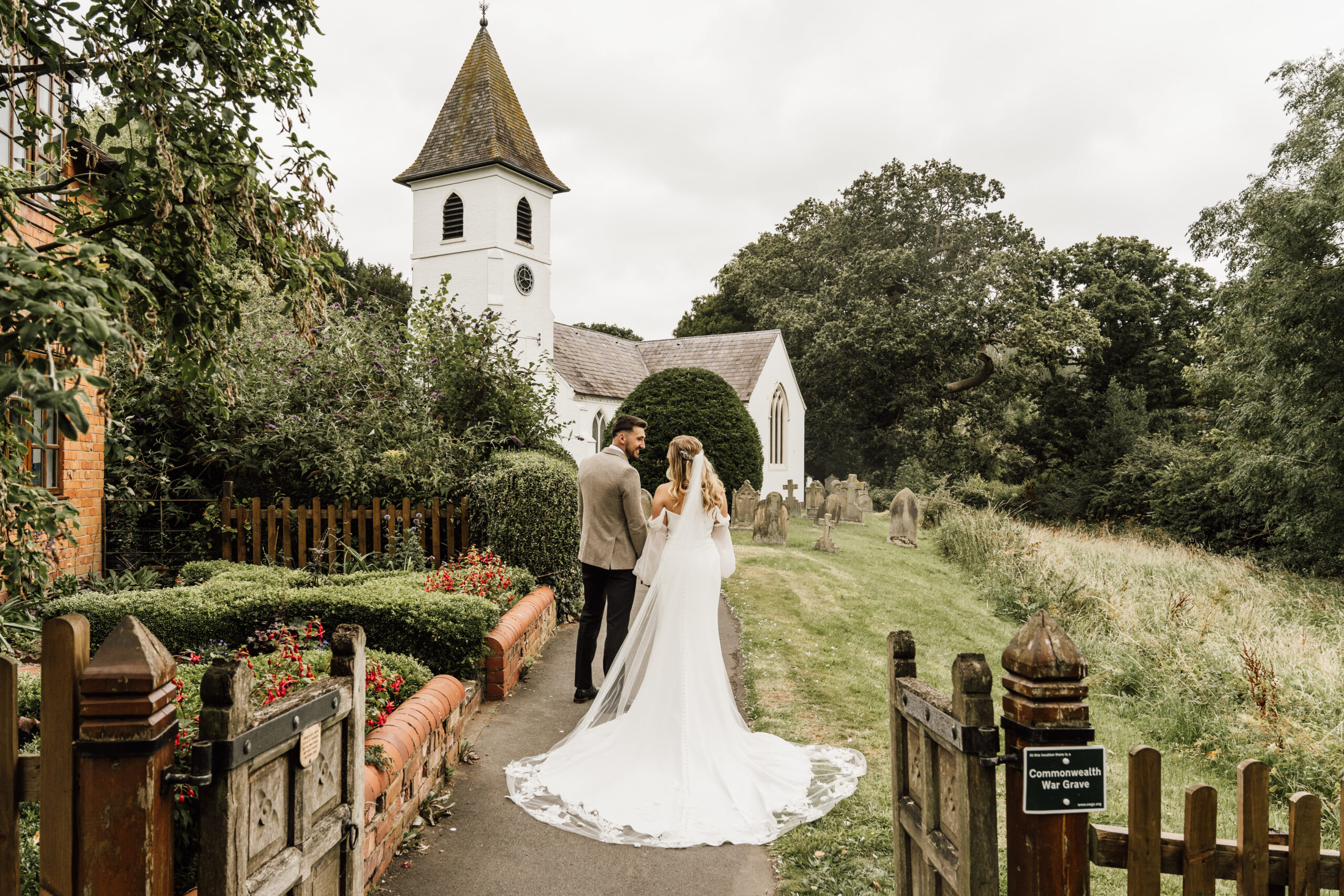 Wildflower inspired UK wedding at exclusive use Georgian Iscoyd Park by The Wedding Guy Photography