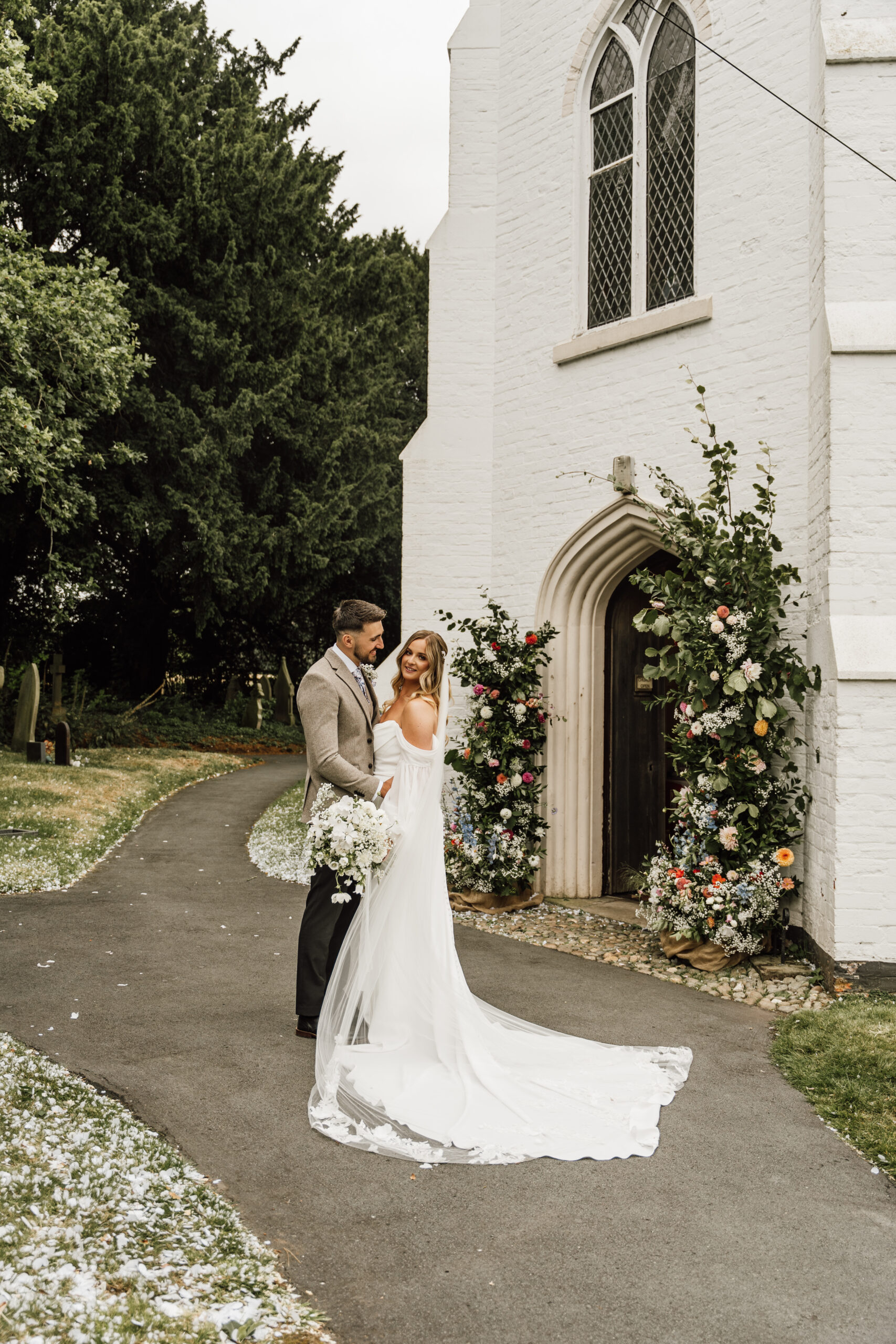 Wildflower inspired UK wedding at exclusive use Georgian Iscoyd Park by The Wedding Guy Photography