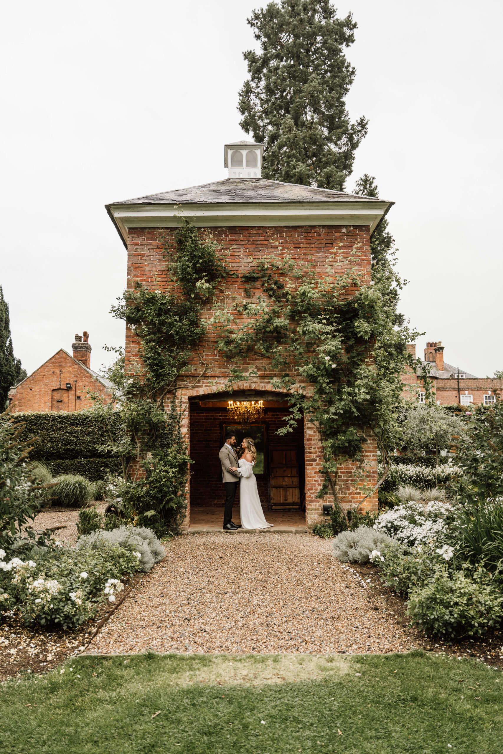 Wildflower inspired UK wedding at exclusive use Georgian Iscoyd Park by The Wedding Guy Photography