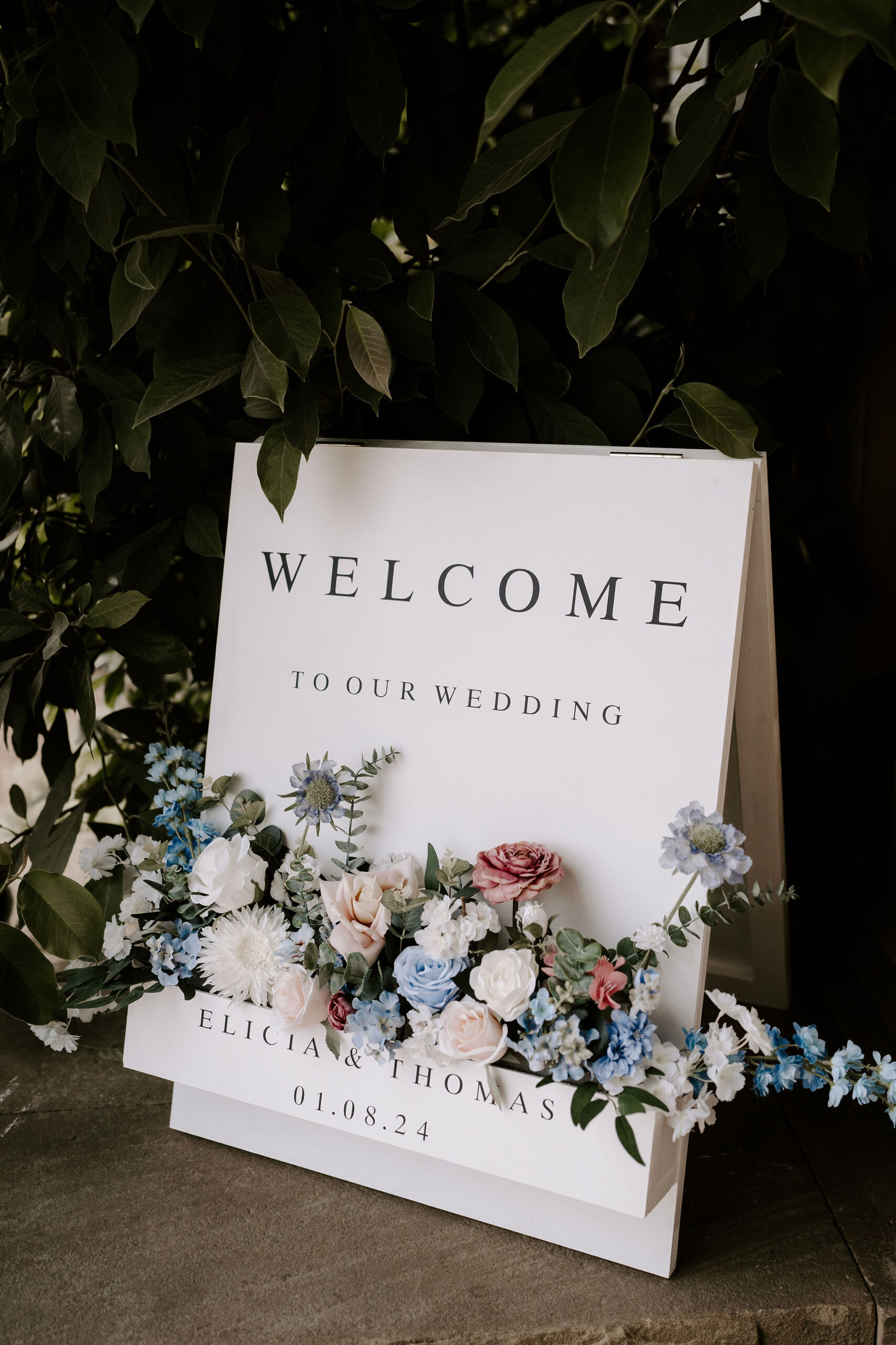 Summer elegance at luxury British wedding venue Iscoyd Park by Lauren Juliette Photography