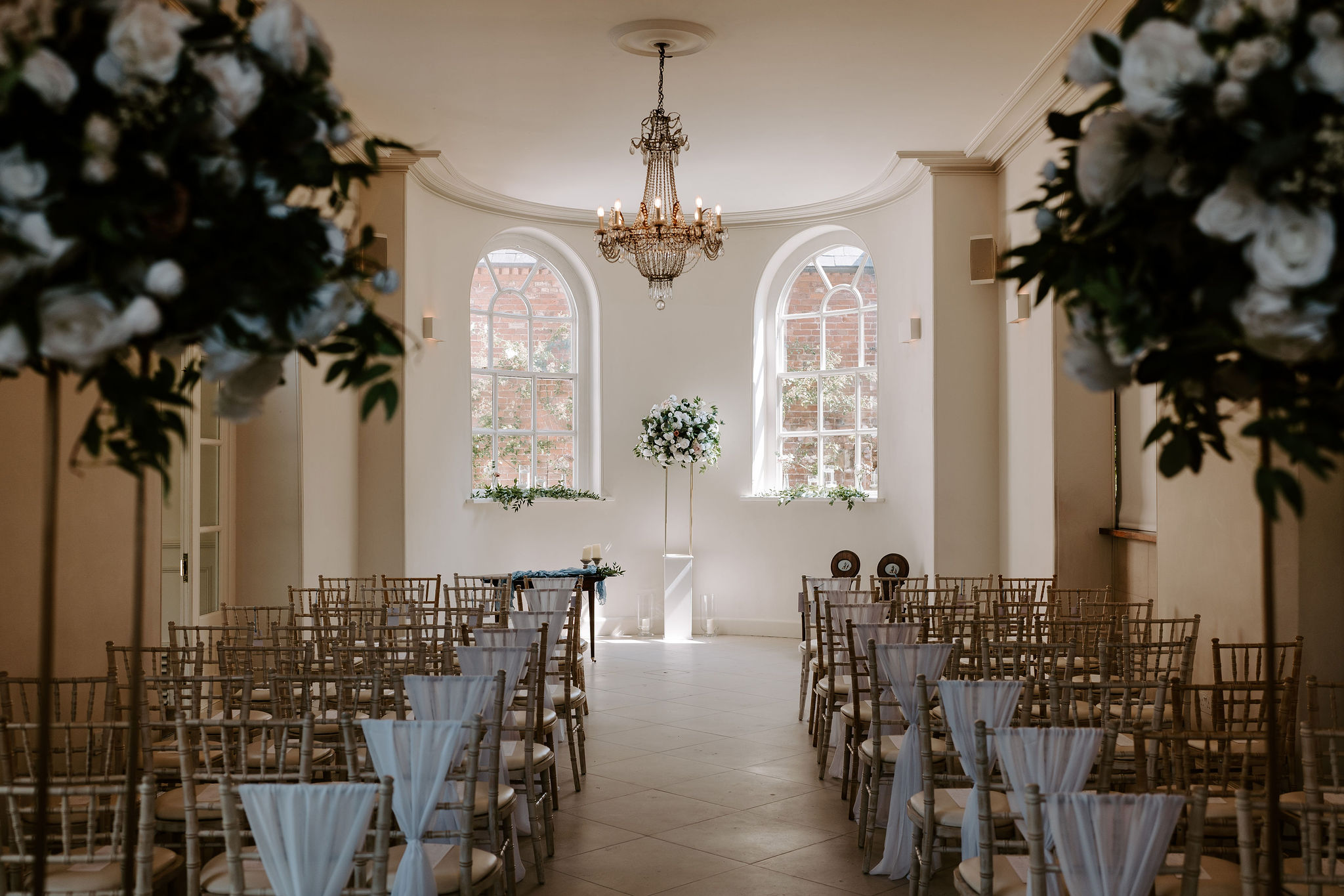 Summer elegance at luxury British wedding venue Iscoyd Park by Lauren Juliette Photography