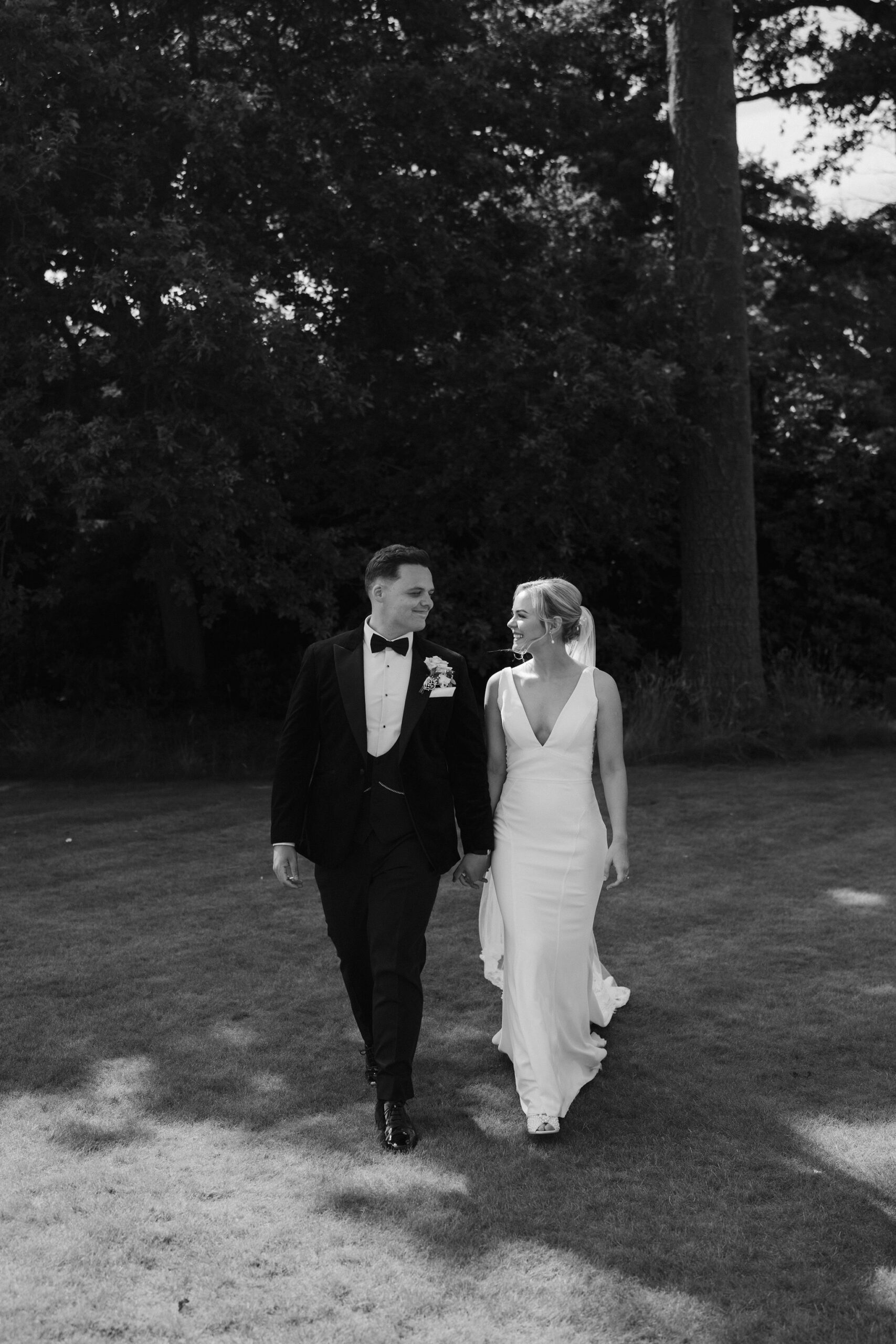 Summer elegance at luxury British wedding venue Iscoyd Park by Lauren Juliette Photography