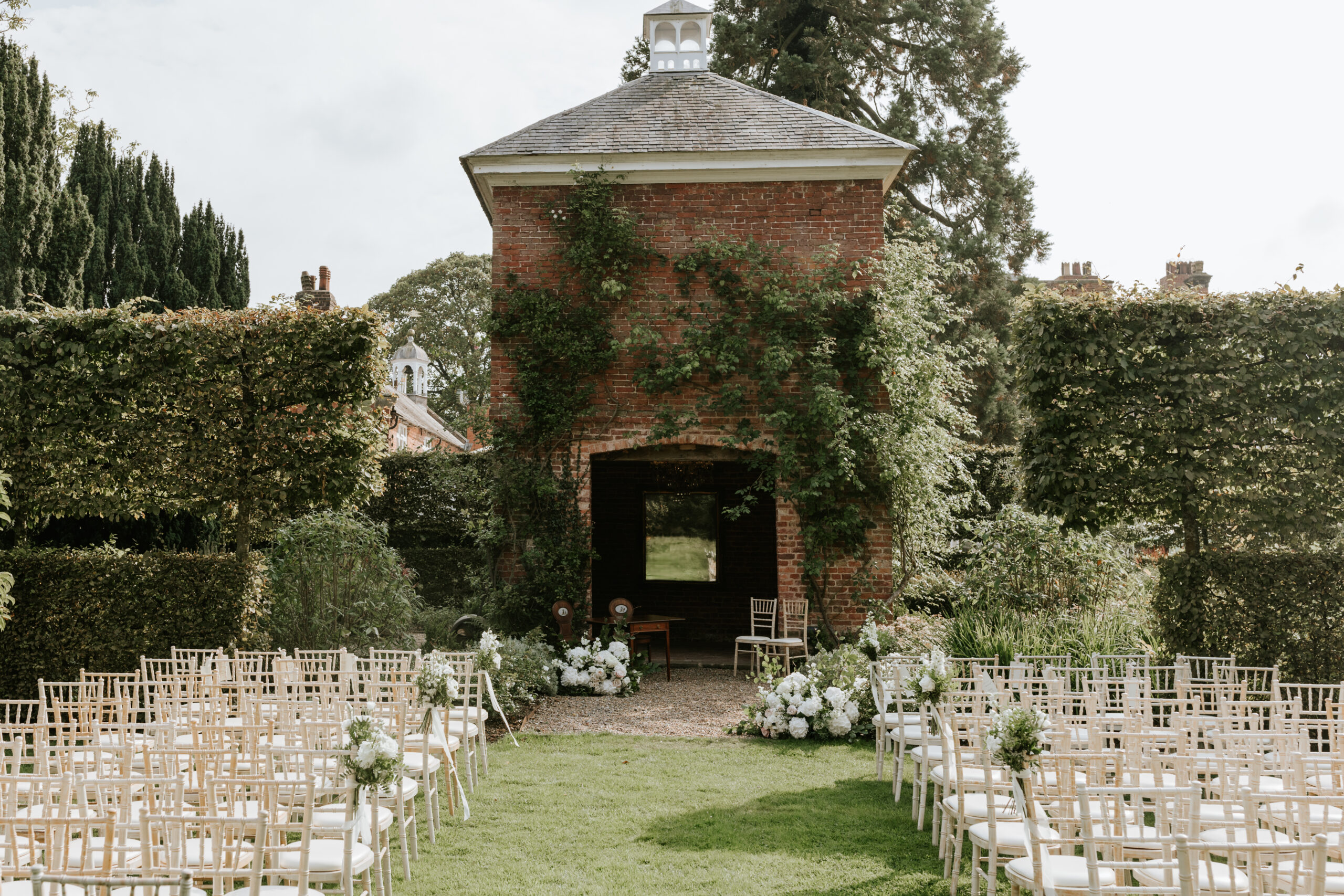 Check out this outdoor September British wedding at Iscoyd Park by Lucy G Photography