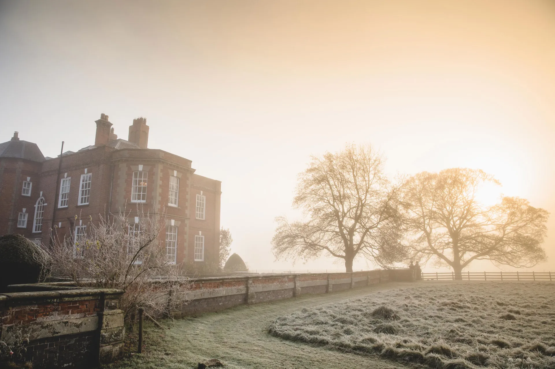 Looking for Winter Wedding inspiration. We show you how to create a Winter Wonderland Wedding at luxury venue Iscoyd Park.