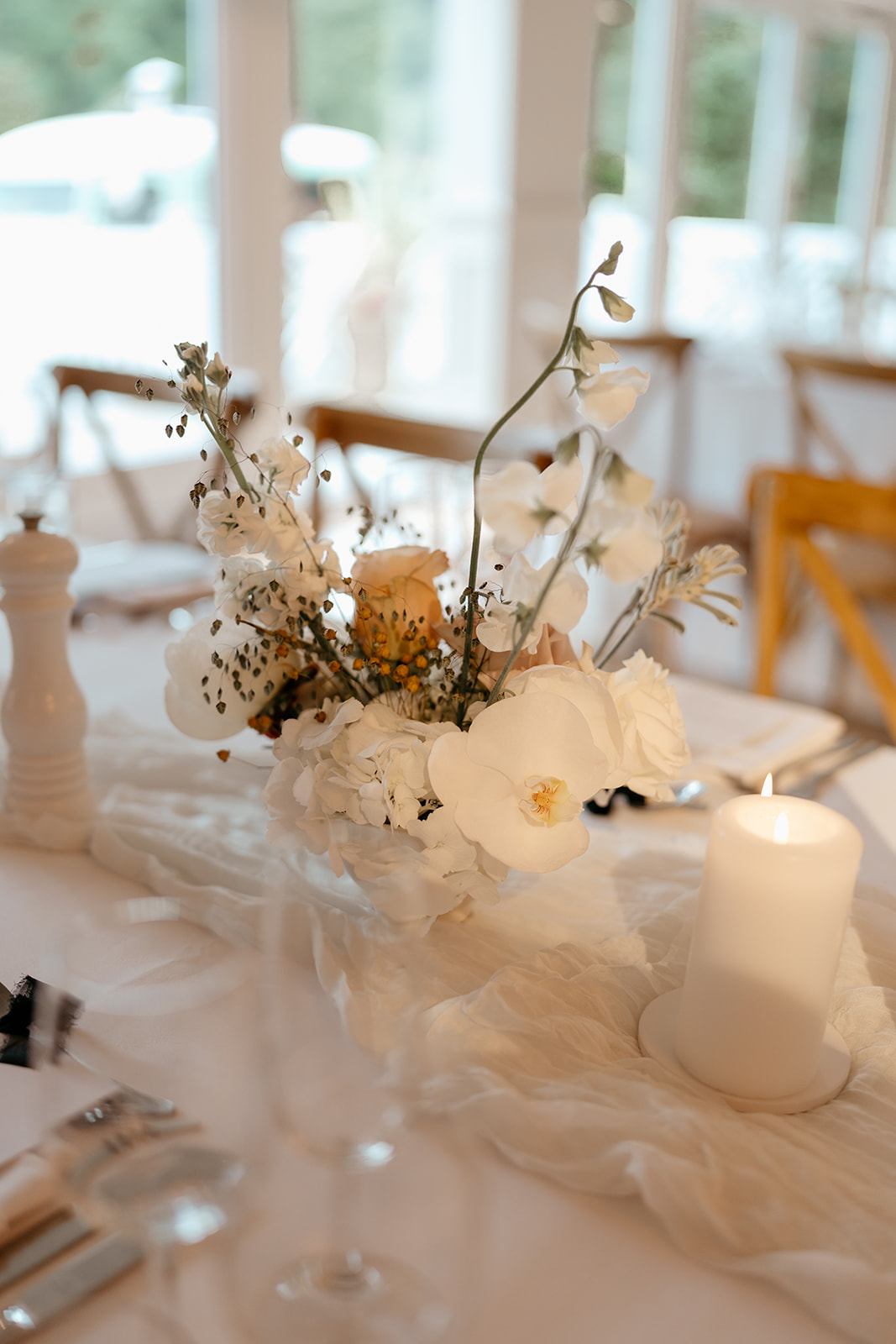 Check out this modern luxe themed wedding at Iscoyd Park by Lauren Stacey Photography