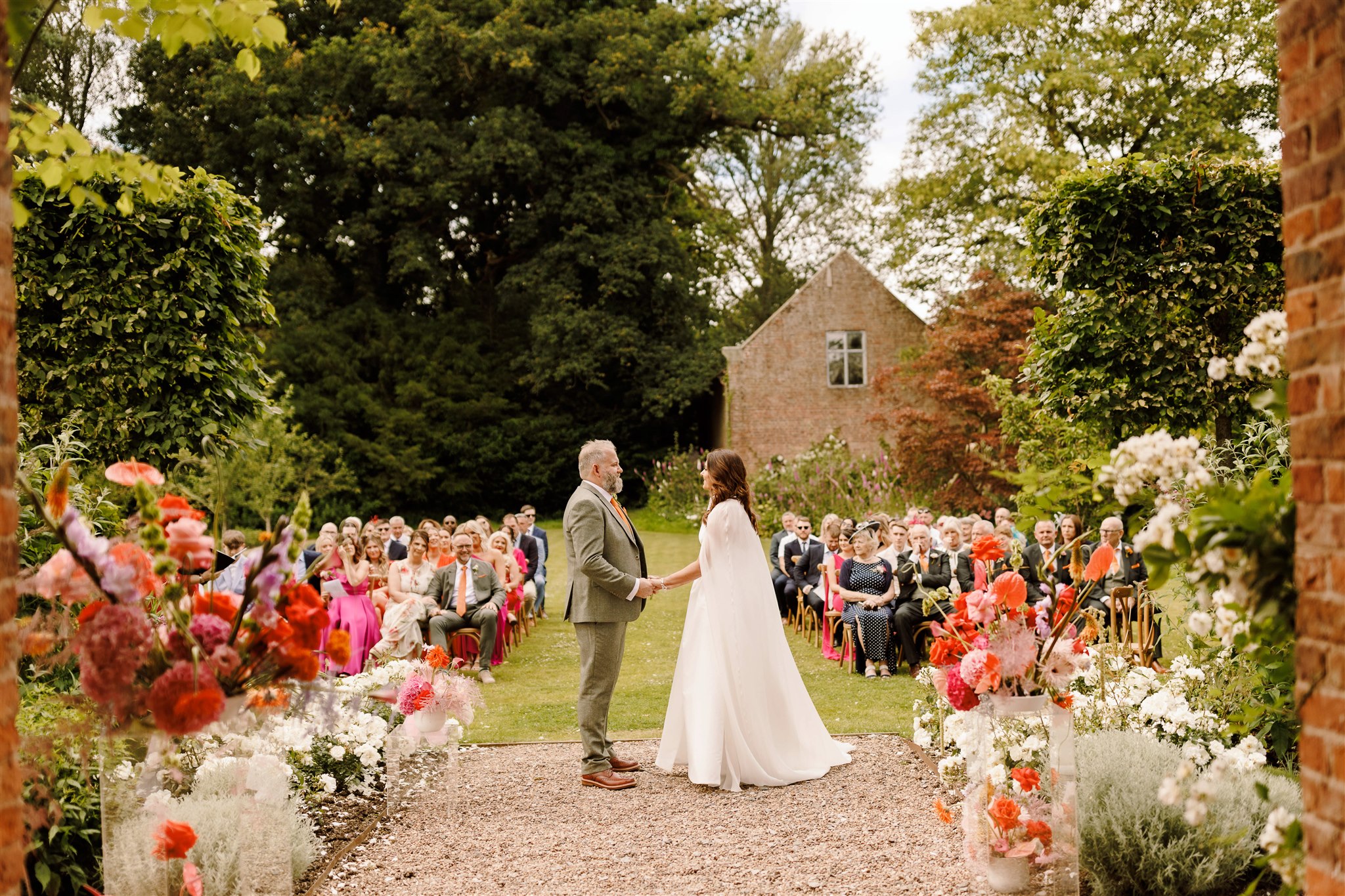 Red hot red romance at Iscoyd Park with an outdoor summer wedding at this exclusive venue