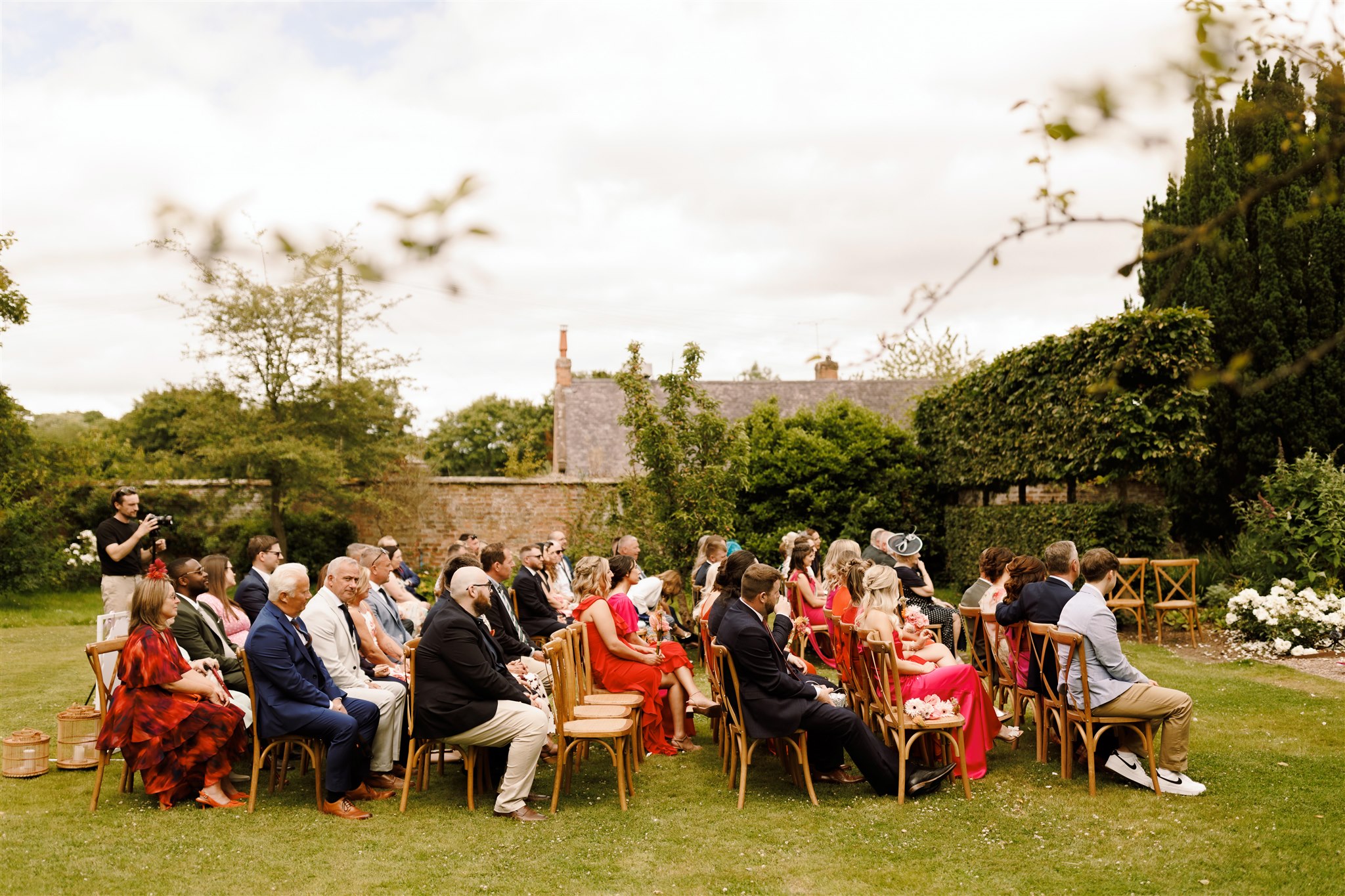 Red hot red romance at Iscoyd Park with an outdoor summer wedding at this exclusive venue