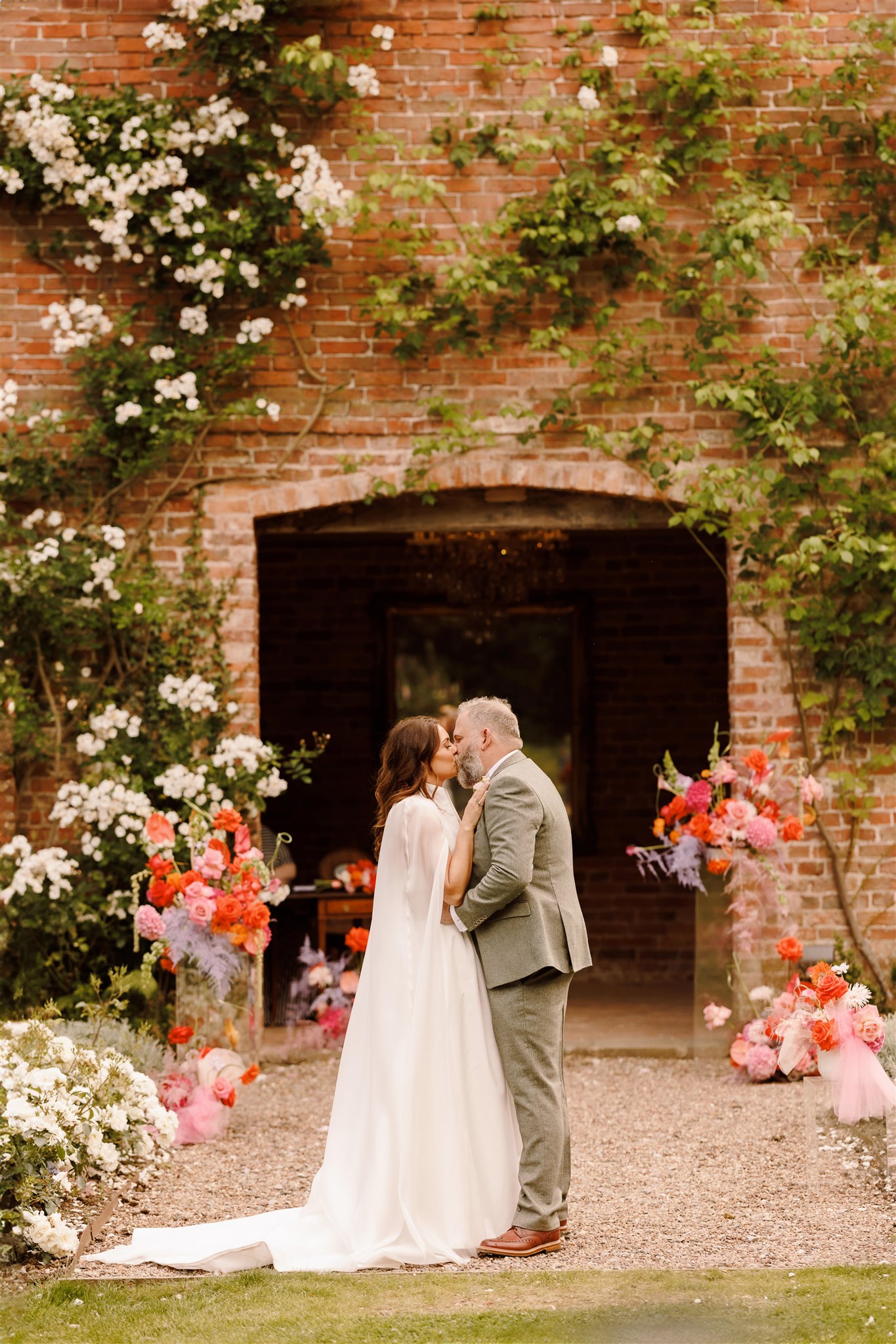 Red hot red romance at Iscoyd Park with an outdoor summer wedding at this exclusive venue