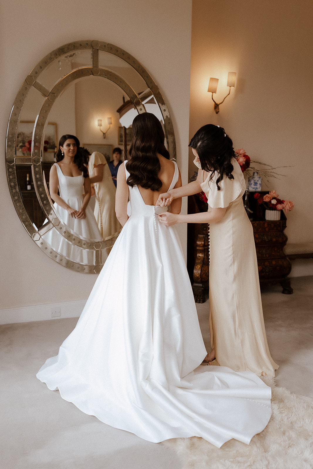 Music, pearls and national flower emblems themes reign supreme at this Iscoyd Park Spring 2025 wedding