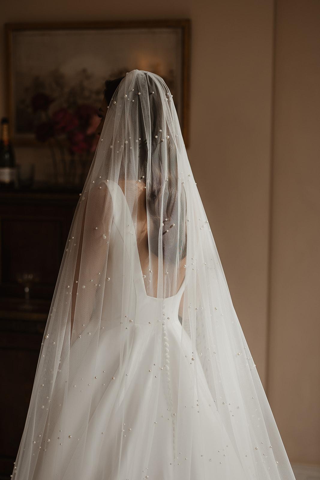 Music, pearls and national flower emblems themes reign supreme at this Iscoyd Park Spring 2025 wedding