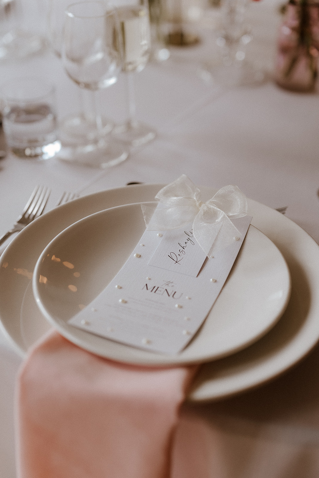 Music, pearls and national flower emblems themes reign supreme at this Iscoyd Park Spring 2025 wedding